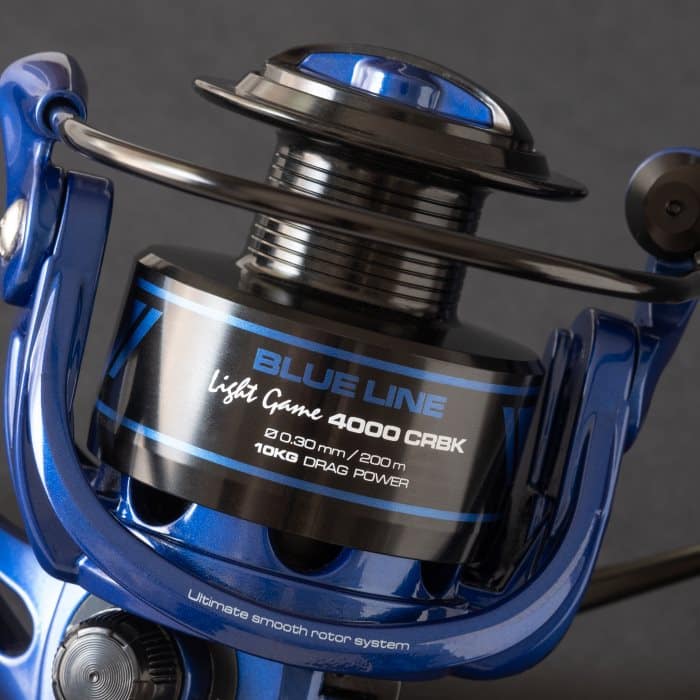 Carrete Cinnetic Blue Line Light Game 4000 CRBK visto en detalle