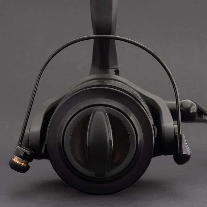 Carrete Cinnetic Big XP 8000 Black Line con manilla de aluminio para embarcación