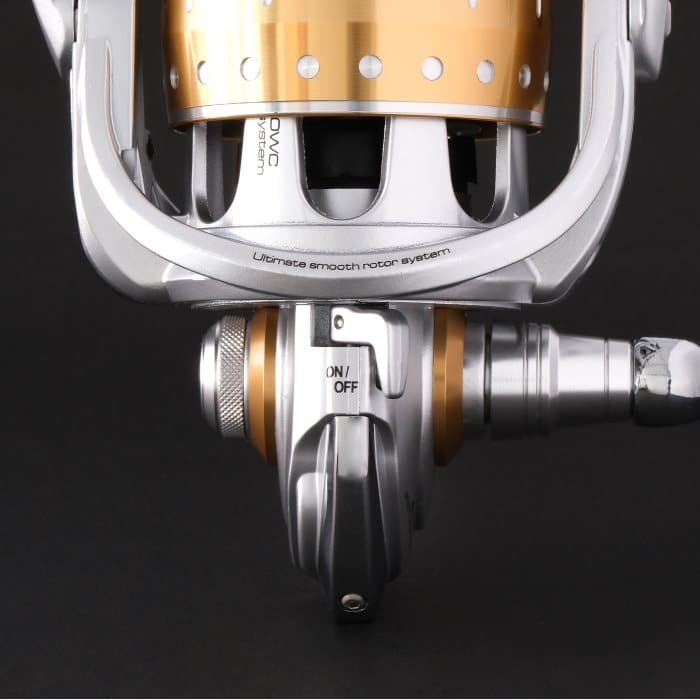Carrete Cinnetic Raycast III CRBK Light Game 4000 para pesca con señuelos ligeros en Barapesca Barakaldo